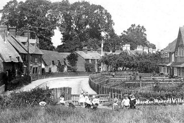 Moreton Morrell.  Cottages
