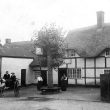 Newbold on Avon.  Three Horse Shoes