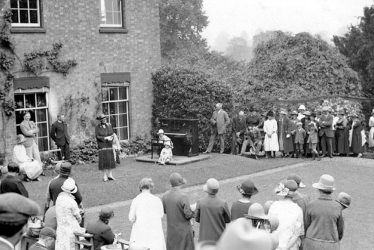 Long Lawford.  Garden of a Large House