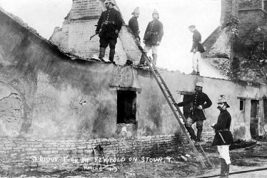 Newbold on Stour.  Fire at thatched cottages
