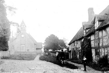 Norton Lindsey.  Church Lane