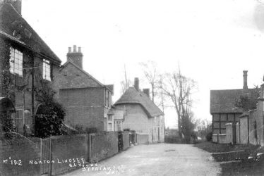 Norton Lindsey.  Village scene