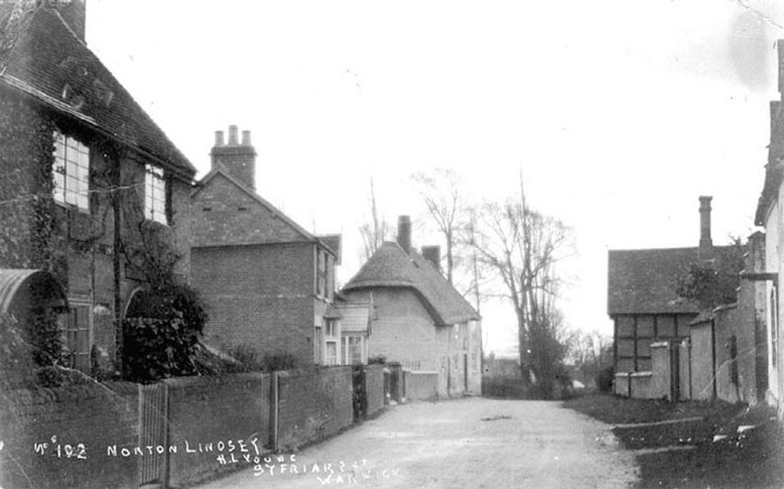 Norton Lindsey village.  1907 |  IMAGE LOCATION: (Warwickshire County Record Office)