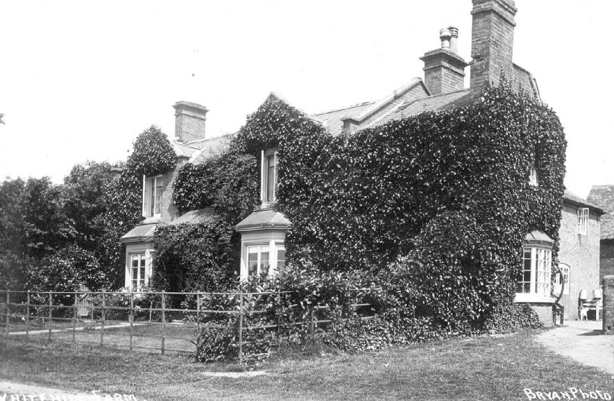 Creeper clad farm at Preston on Stour.  1900s |  IMAGE LOCATION: (Warwickshire County Record Office)