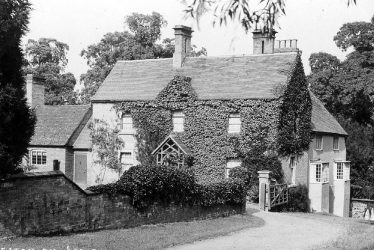 Preston on Stour.  Houses