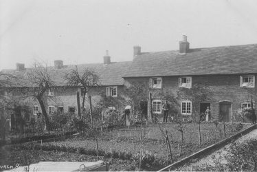 Preston on Stour.  Church Row
