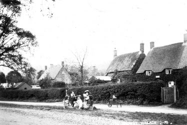 Radway.  Cottages