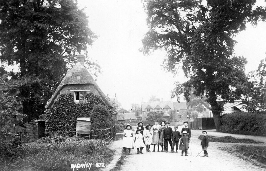 Group of children standing in road at Radway.  1910s |  IMAGE LOCATION: (Warwickshire County Record Office)
