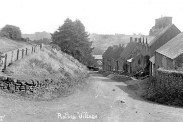 Ratley.  Cottages