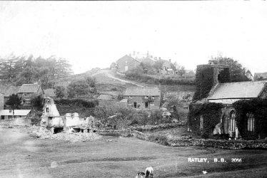 Ratley.  Village view