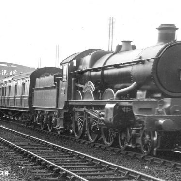 Rugby.  Railway Station, Warwick Castle locomotive
