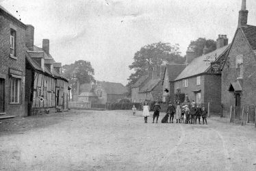 Ryton on Dunsmore.  Village scene