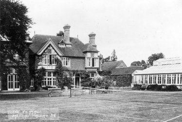 Salford Priors.  Vicarage