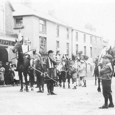 Shipston on Stour.  Robin Hood procession