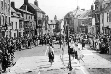 Shipston on Stour.  Maypole dancing