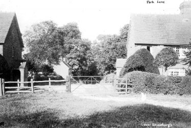 Shuckburgh, Lower.  Cottages in Park Lane