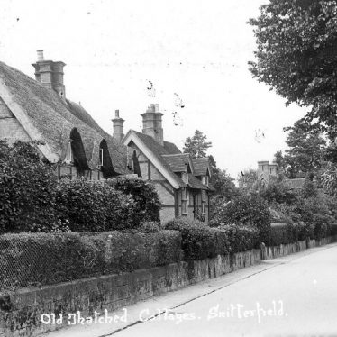 Snitterfield.  Thatched cottages