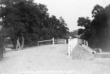 Spernall.  Bridge over the river Arrow