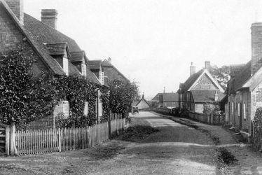 Stoneleigh.  Vicarage Road