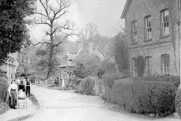 Stoneleigh.  Church Lane
