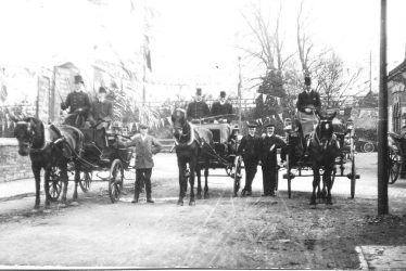 Stratford Upon Avon.  Railway Station, carriages