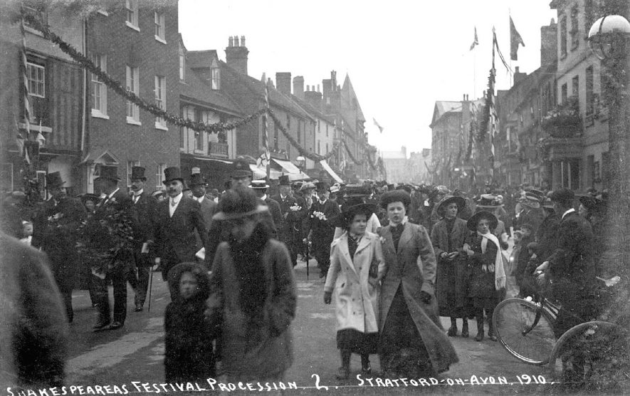 Shakespeare's birthday festival procession, Stratford upon Avon.  1910 |  IMAGE LOCATION: (Warwickshire County Record Office)