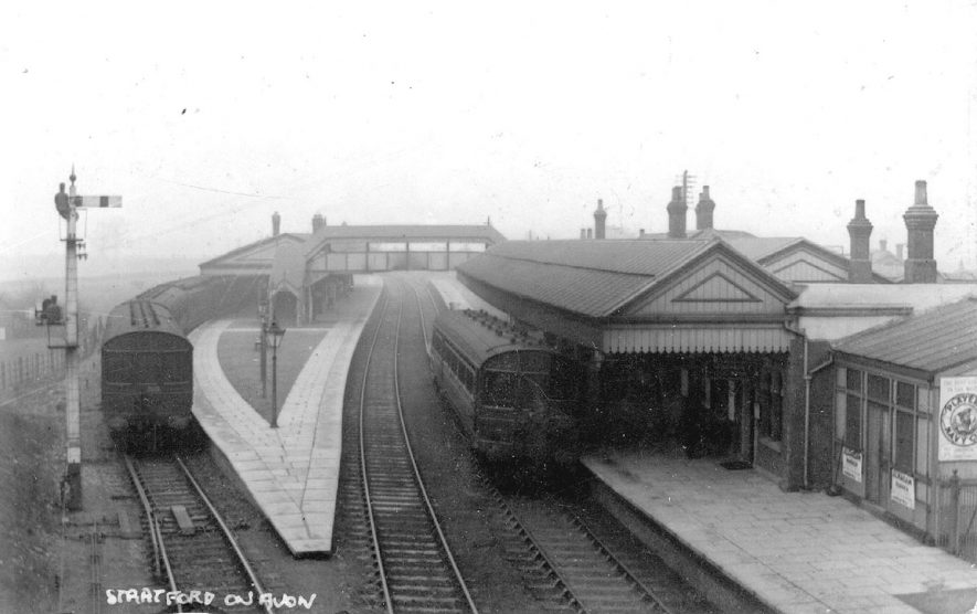 Stratford upon Avon railway  station.  1910s |  IMAGE LOCATION: (Warwickshire County Record Office)