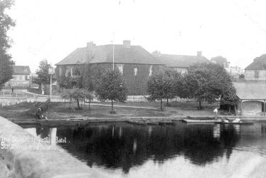Stratford upon Avon.  Swans Nest Hotel