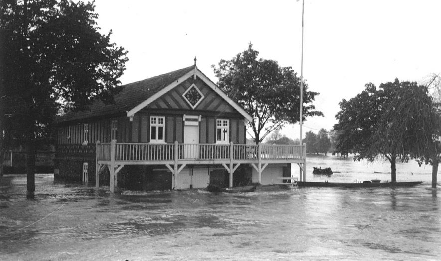 Club house of the Stratford upon Avon Boat Club.  1932 |  IMAGE LOCATION: (Warwickshire County Record Office)
