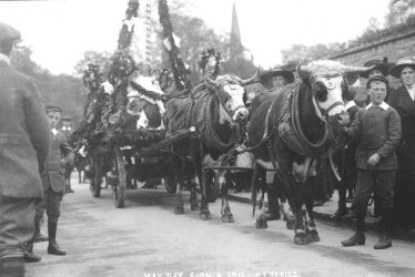 Stratford upon Avon.  May Day, procession