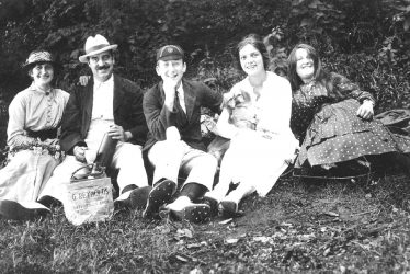 Stratford upon Avon.  Family picnic