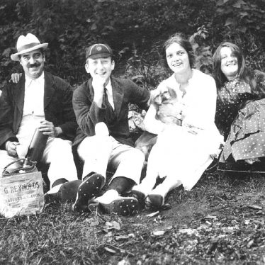 Stratford upon Avon.  Family picnic