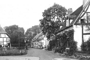 Shottery.  Thatched and timbered cottages