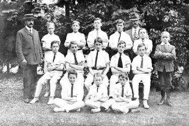Stratford upon Avon.  School cricket team