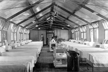 Stratford upon Avon.  Clopton House War Hospital