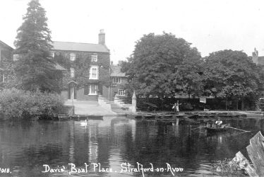 Stratford upon Avon.  Davis' Boat Place
