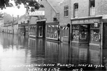 Stratford upon Avon.  Waterside under flood