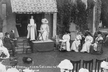 Studley.  Horticultural College for Women, flower show