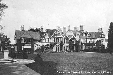 Mappleborough Green.  Skilts