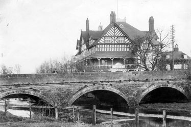 Coleshill.  Stonebridge Hotel