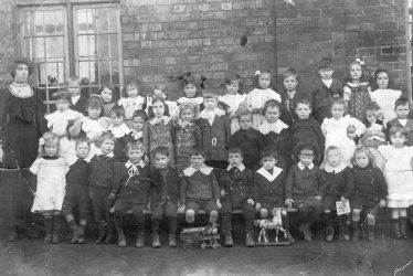 Baxterley.  Group of schoolchildren