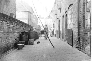 Atherstone.  Spencer's Yard