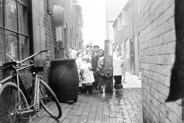 Atherstone.  Ram Yard