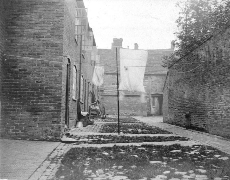 Hinck's Yard now demolished for Gateway's supermarket, Atherstone.  1900s |  IMAGE LOCATION: (Atherstone Library)