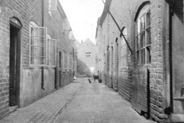 Atherstone.  King's Arms Yard