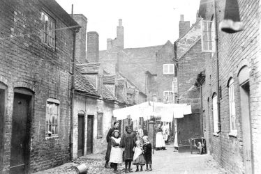 Atherstone.  Avin's Yard