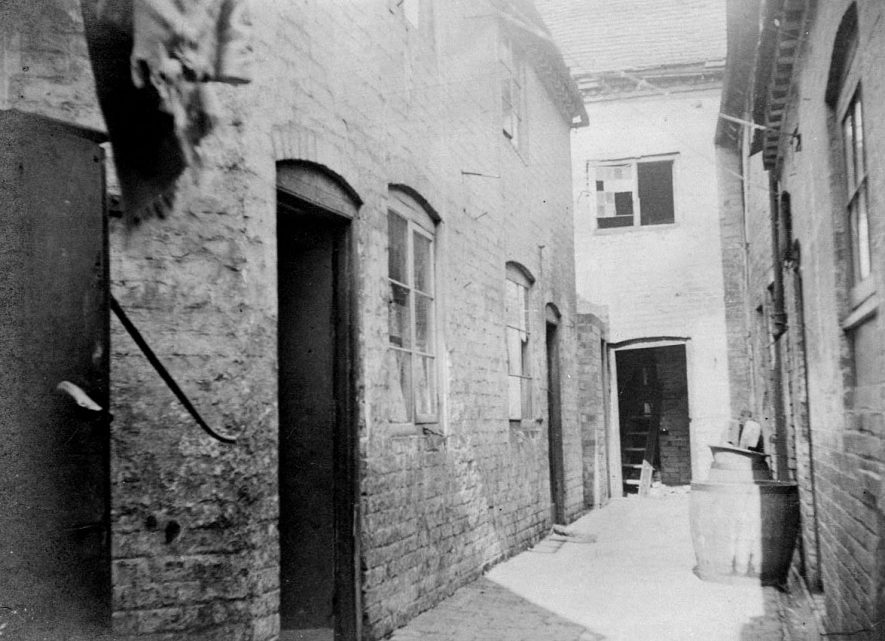 44-48 Crown Yard, Atherstone, which were demolished to build  Woolworth.  1900s |  IMAGE LOCATION: (Warwickshire County Record Office)