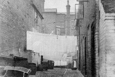 Atherstone.  White Lion Yard