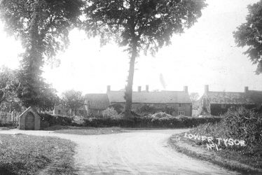 Tysoe, Lower.  Cottages