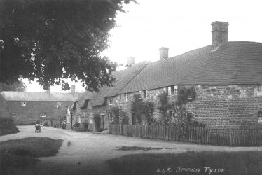 Tysoe, Upper.  Houses
